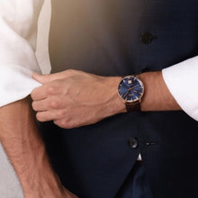 Laden Sie das Bild in den Galerie-Viewer, Mido M021.626.36.041.00 Commander Big Date Blue Dial Brown Leather