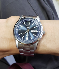 Load image into Gallery viewer, Seiko 5 SNKP17K1 Automatic Dark Blue Dial Men&#39;s Watch
