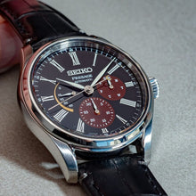 Load image into Gallery viewer, Seiko Presage Urushi Byakudan Nuri Maki SPB085J1 LE 2000 Pcs Men&#39;s Watch

