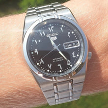 Load image into Gallery viewer, Seiko 5 Automatic SNK063J5
